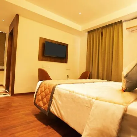 Super Hotel O Nar Comforts Near Ksr Railway Station